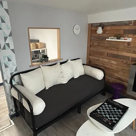 A Dieulouard, 75 M² Avec Parking Apartment